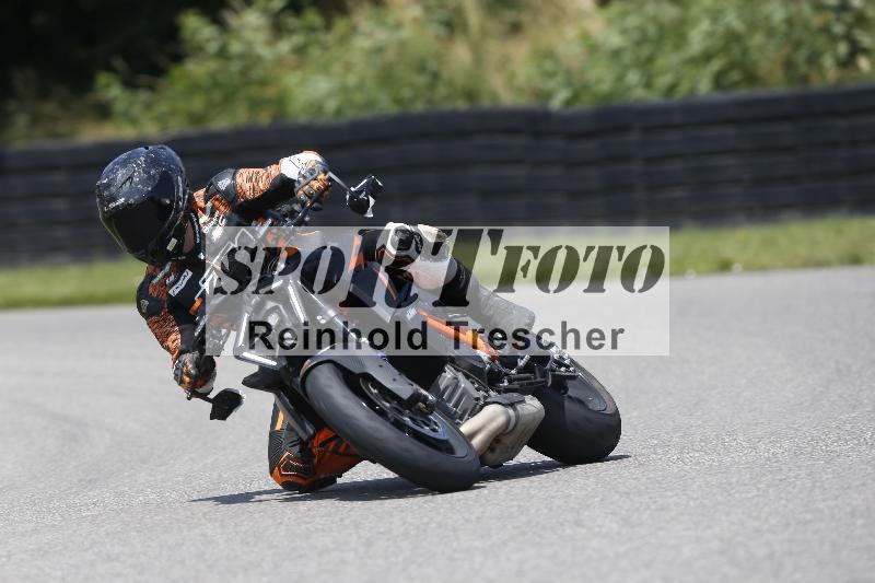 Archiv-2025/27 12.06.2025 Ducati Schweiz Trackday Warmup  ADR/gruen-vert/27